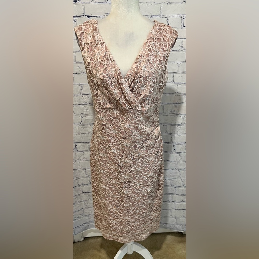 CONNECTED V-Neck Sequined Lace Dress Light Pink Size 12 - Picture 2 of 9
